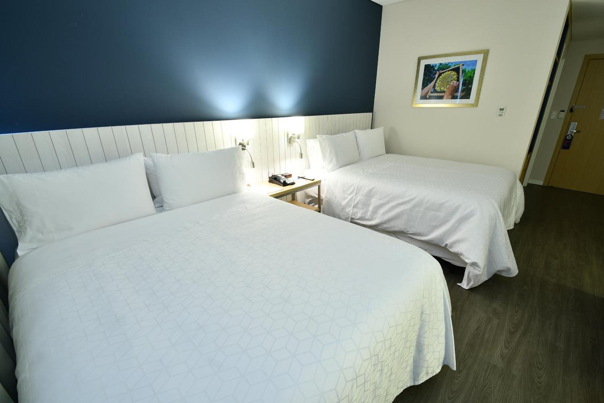 Quarto Queen Standard com 2 Camas Queen-size